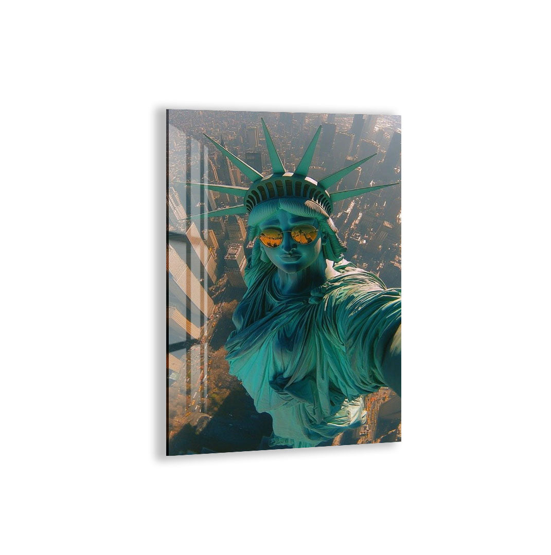 Cool Statue of Liberty Glass Wall Art – Modern Urban Pop Culture Decor