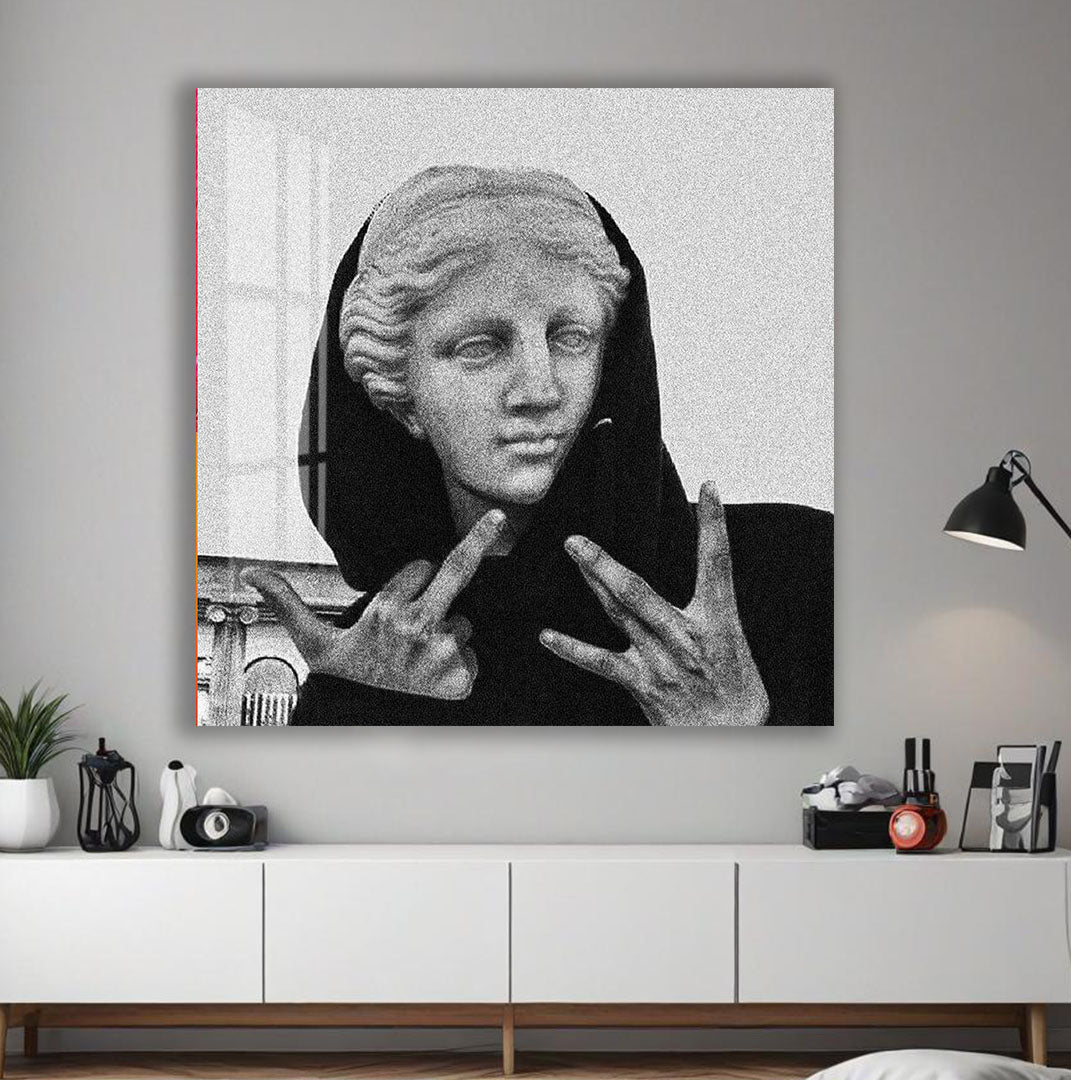 Cool Graffiti Statue Glass Wall Art – Urban Street Style Decor for Modern Interiors