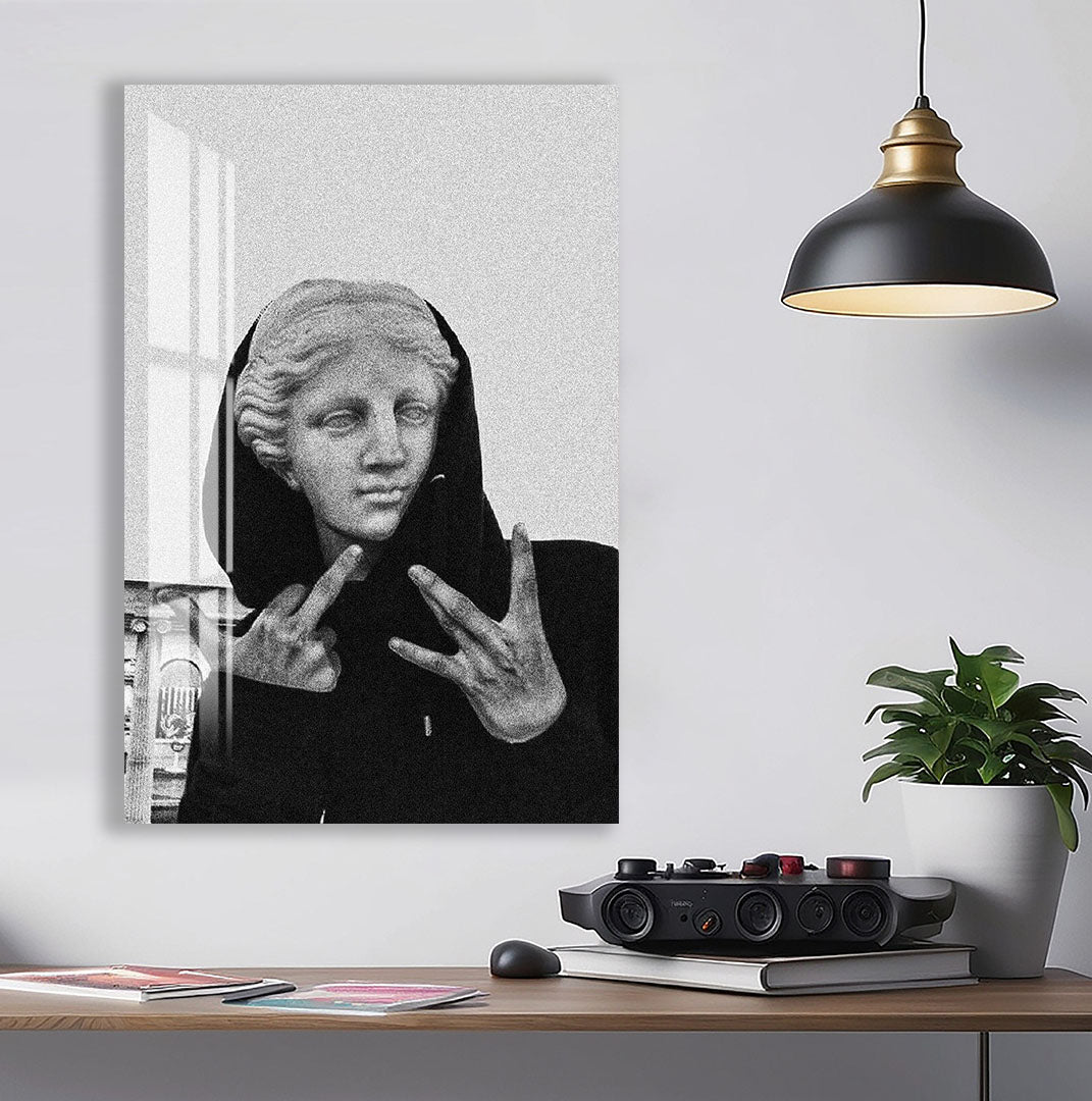 Cool Graffiti Statue Glass Wall Art – Urban Street Style Decor for Modern Interiors