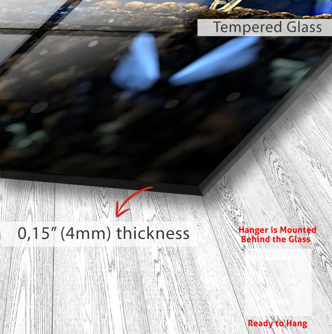 The image is a photograph of a glass surface with a red arrow pointing to the thickness of the glass, which is 0.15 millimeters (4mm) thick.