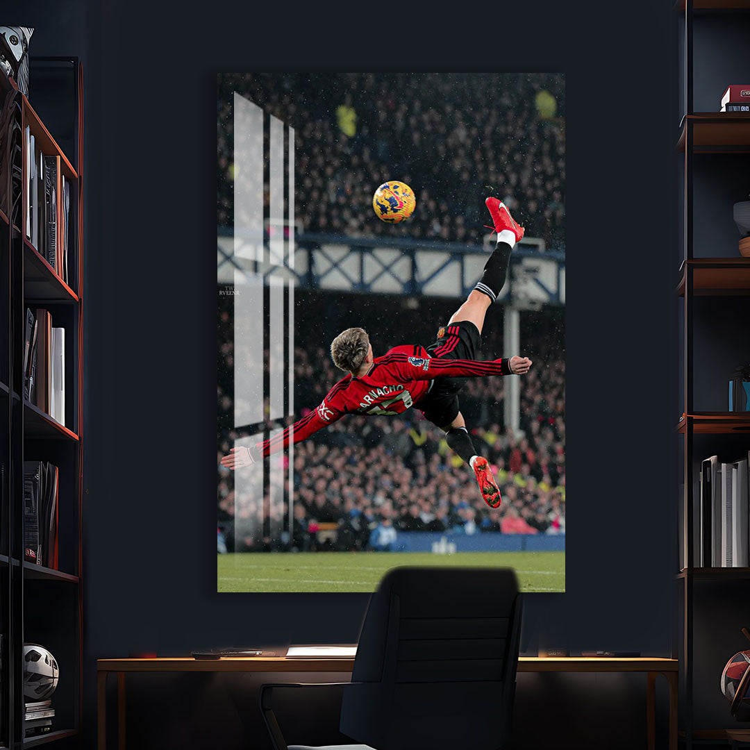 Alejandro Garnacho Glass Wall Art – Bicycle Kick Football Sports Decor for Modern Interiors