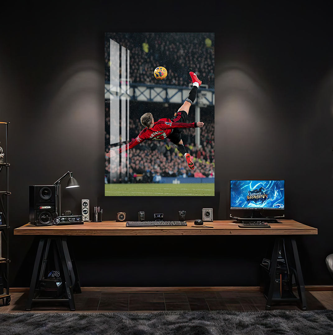 Alejandro Garnacho Glass Wall Art – Bicycle Kick Football Sports Decor for Modern Interiors