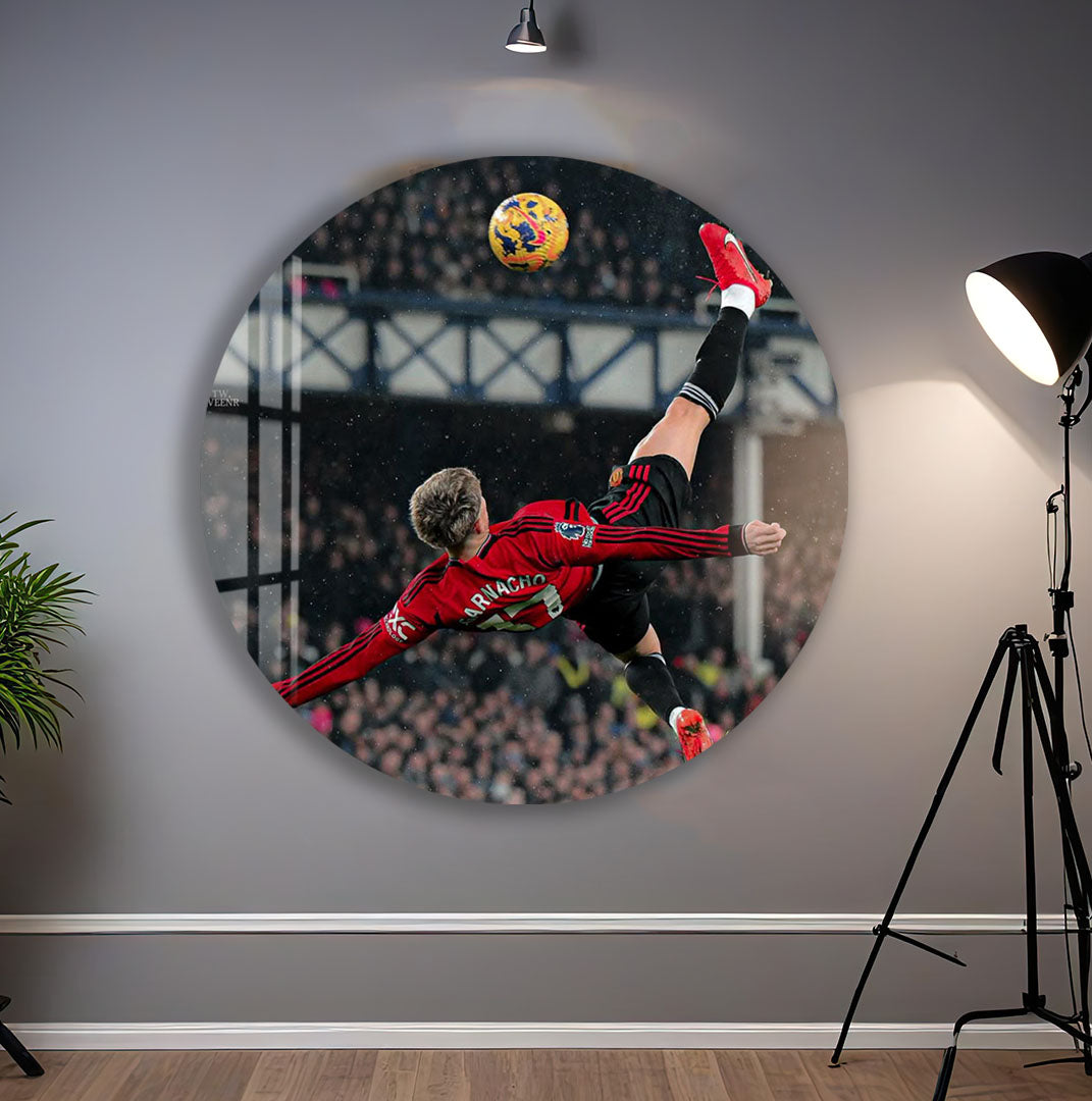 Alejandro Garnacho Glass Wall Art – Bicycle Kick Football Sports Decor for Modern Interiors