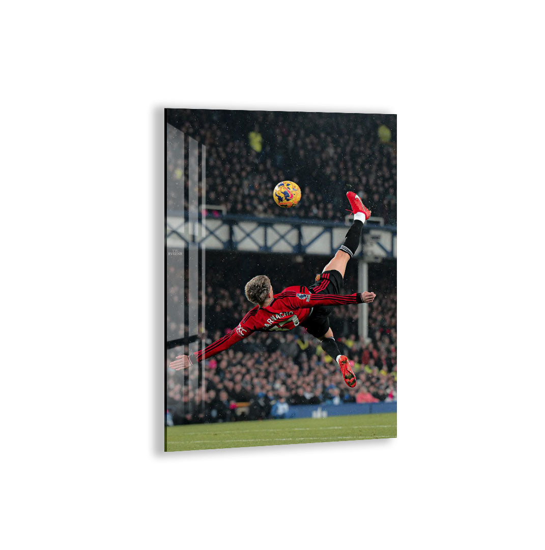 Alejandro Garnacho Glass Wall Art – Bicycle Kick Football Sports Decor for Modern Interiors