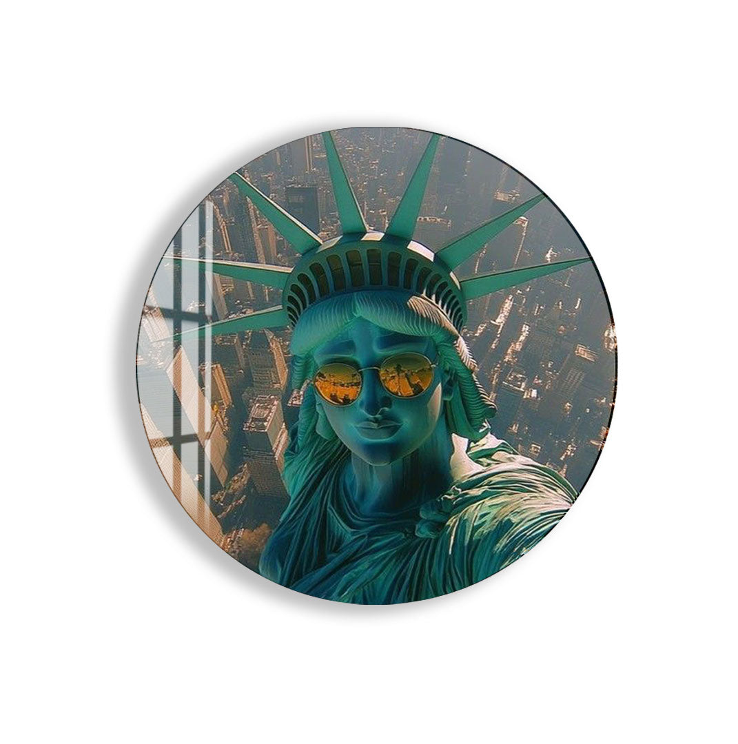 Cool Statue of Liberty Glass Wall Art – Modern Urban Pop Culture Decor